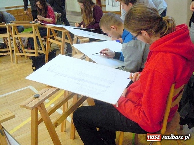 Zdjęcie w galerii na portalu naszraciborz.pl: Kurs rysunku odręcznego w PWSZ wiadomości z regionu