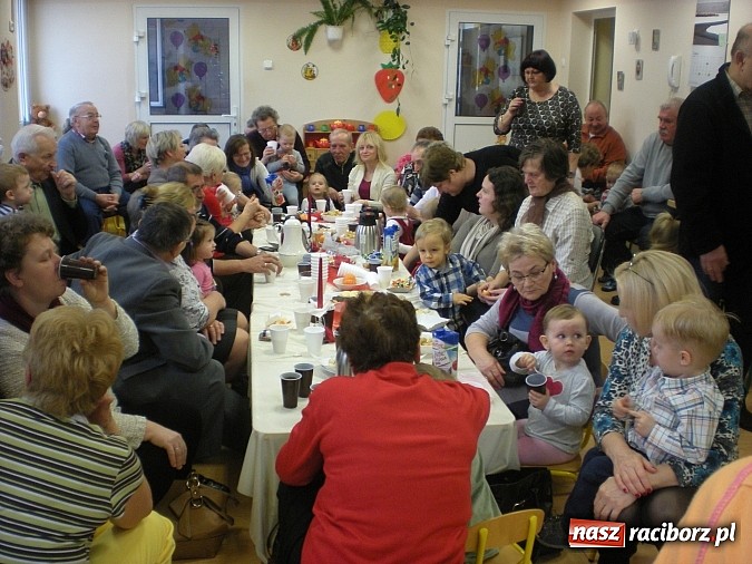 Zdjęcie w galerii na portalu naszraciborz.pl: Godzina dla babci i dziadka w raciborskim żłobku  wiadomości z regionu