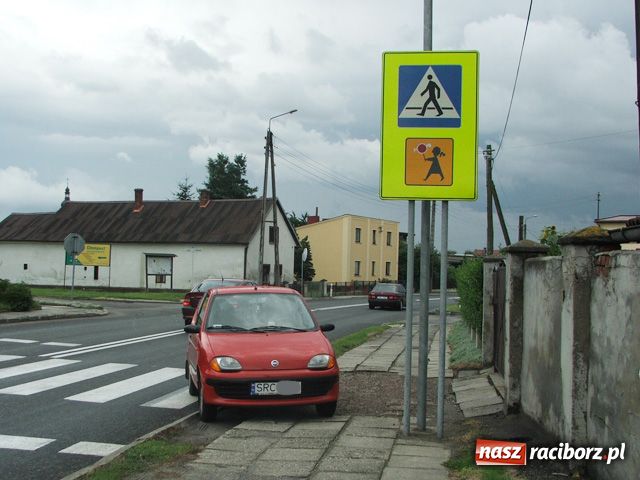 Zdjęcie w galerii na portalu naszraciborz.pl: Statua zgody między SRC i OGL  wiadomości z regionu