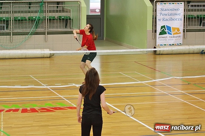 Zdjęcie w galerii na portalu naszraciborz.pl: I Mistrzostwa Raciborza w Badmintonie Szkół Ponadgimnazjalnych wiadomości z regionu