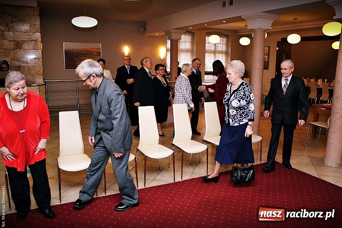 Zdjęcie w galerii na portalu naszraciborz.pl: Prezydent wręczył medale na złote gody wiadomości z regionu