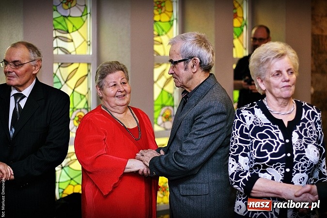 Zdjęcie w galerii na portalu naszraciborz.pl: Prezydent wręczył medale na złote gody wiadomości z regionu