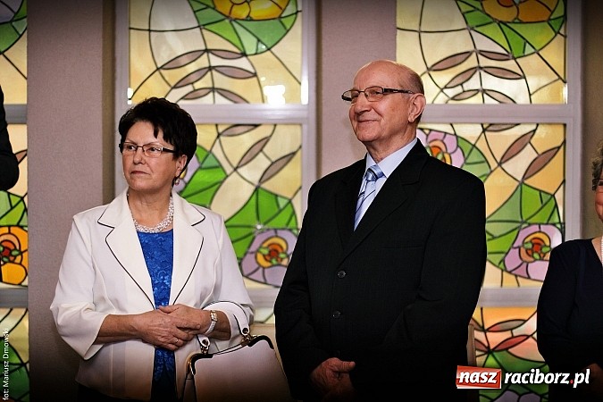 Zdjęcie w galerii na portalu naszraciborz.pl: Prezydent wręczył medale na złote gody wiadomości z regionu