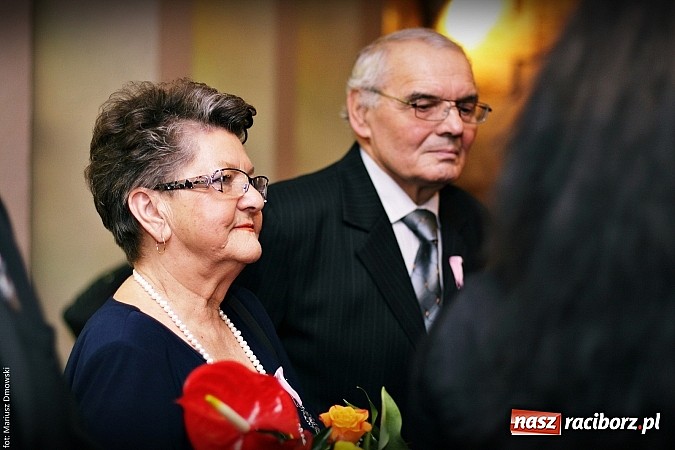 Zdjęcie w galerii na portalu naszraciborz.pl: Prezydent wręczył medale na złote gody wiadomości z regionu