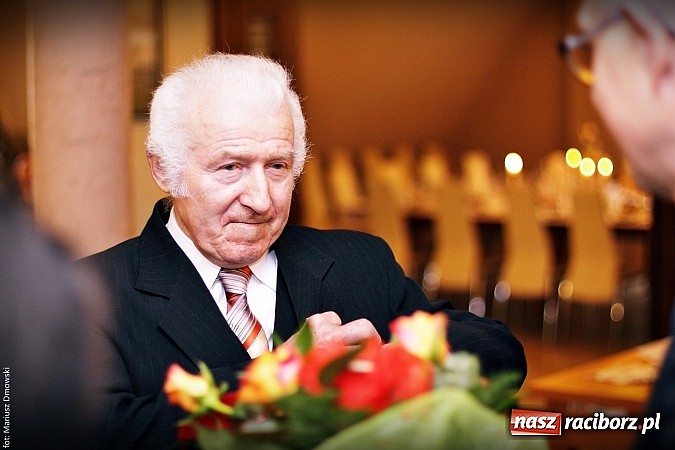 Zdjęcie w galerii na portalu naszraciborz.pl: Prezydent wręczył medale na złote gody wiadomości z regionu