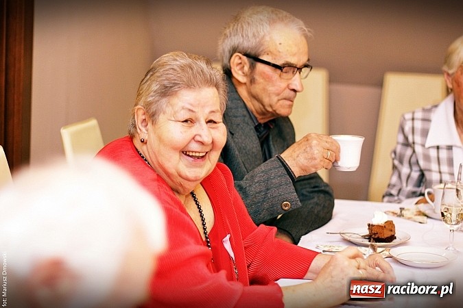 Zdjęcie w galerii na portalu naszraciborz.pl: Prezydent wręczył medale na złote gody wiadomości z regionu