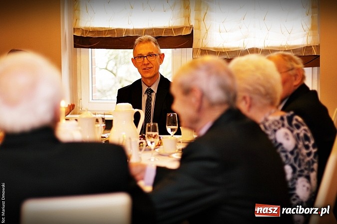 Zdjęcie w galerii na portalu naszraciborz.pl: Prezydent wręczył medale na złote gody wiadomości z regionu