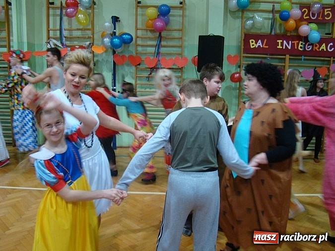Zdjęcie w galerii na portalu naszraciborz.pl: Bal karnawałowy w Zespole Szkół Specjalnych wiadomości z regionu