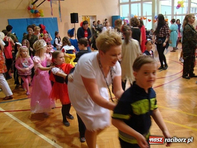 Zdjęcie w galerii na portalu naszraciborz.pl: Bal karnawałowy w Zespole Szkół Specjalnych wiadomości z regionu