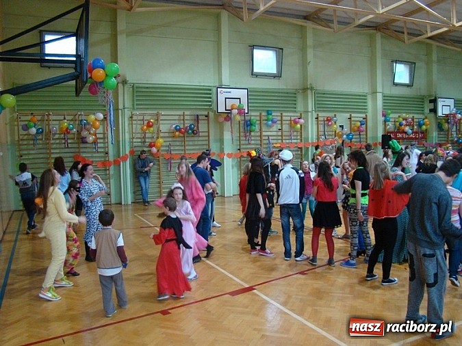 Zdjęcie w galerii na portalu naszraciborz.pl: Bal karnawałowy w Zespole Szkół Specjalnych wiadomości z regionu