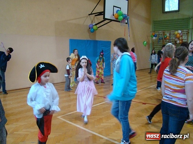 Zdjęcie w galerii na portalu naszraciborz.pl: Bal karnawałowy w Zespole Szkół Specjalnych wiadomości z regionu
