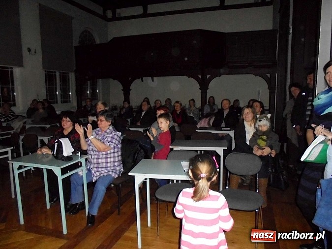 Zdjęcie w galerii na portalu naszraciborz.pl: Uczniowie G5 przytowali jasełka na wesoło dla rodziców wiadomości z regionu