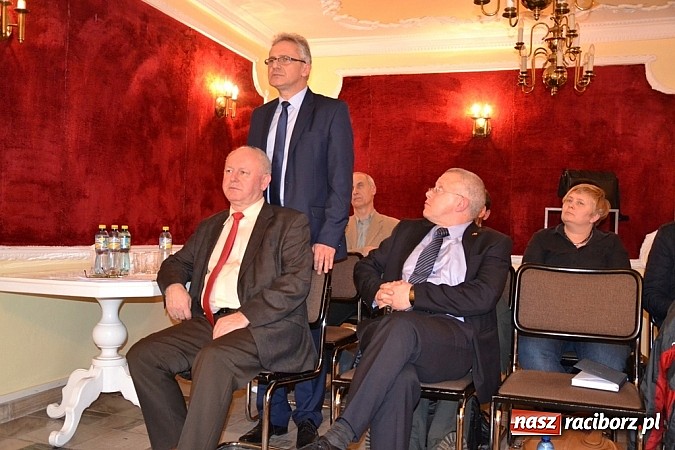 Zdjęcie w galerii na portalu naszraciborz.pl: Dwa razy siedem – radni z Kuźni Raciborskiej uchwalili budżet!  wiadomości z regionu