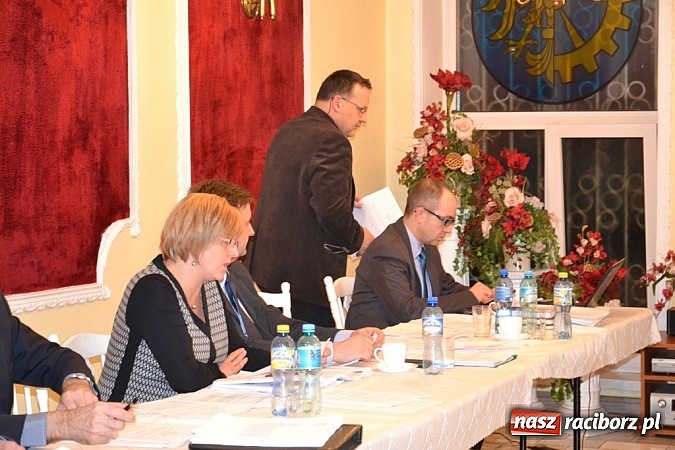 Zdjęcie w galerii na portalu naszraciborz.pl: Dwa razy siedem – radni z Kuźni Raciborskiej uchwalili budżet!  wiadomości z regionu