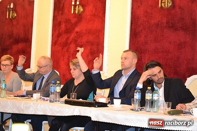 Zdjęcie w galerii na portalu naszraciborz.pl: Dwa razy siedem – radni z Kuźni Raciborskiej uchwalili budżet!  wiadomości z regionu