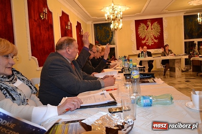 Zdjęcie w galerii na portalu naszraciborz.pl: Dwa razy siedem – radni z Kuźni Raciborskiej uchwalili budżet!  wiadomości z regionu