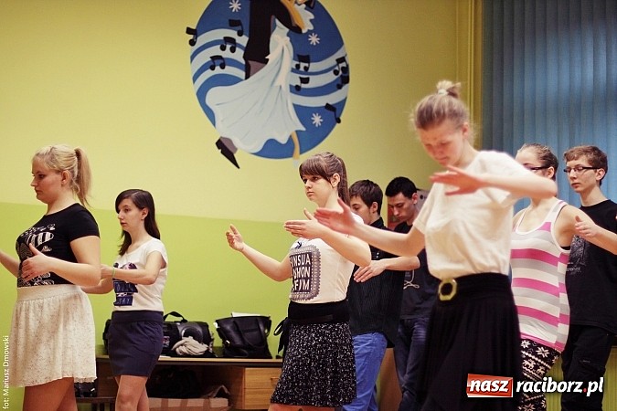 Zdjęcie w galerii na portalu naszraciborz.pl: Warsztaty taneczne z mistrzowskiej klasy tancerzami  wiadomości z regionu