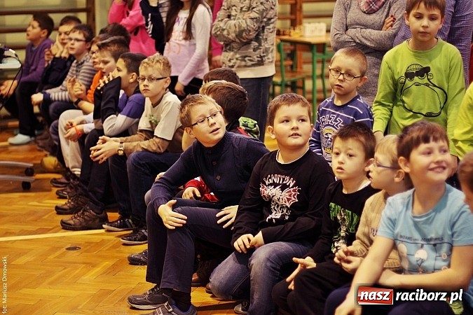 Zdjęcie w galerii na portalu naszraciborz.pl: VII Międzynarodowy i Międzyszkolny Turniej Szachowy wiadomości z regionu