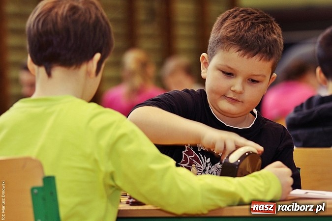 Zdjęcie w galerii na portalu naszraciborz.pl: VII Międzynarodowy i Międzyszkolny Turniej Szachowy wiadomości z regionu
