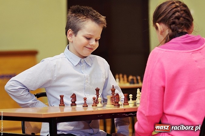 Zdjęcie w galerii na portalu naszraciborz.pl: VII Międzynarodowy i Międzyszkolny Turniej Szachowy wiadomości z regionu