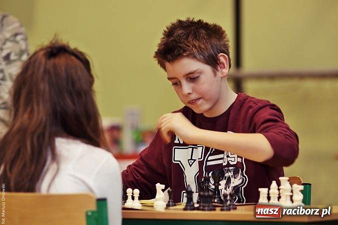 Zdjęcie w galerii na portalu naszraciborz.pl: VII Międzynarodowy i Międzyszkolny Turniej Szachowy wiadomości z regionu