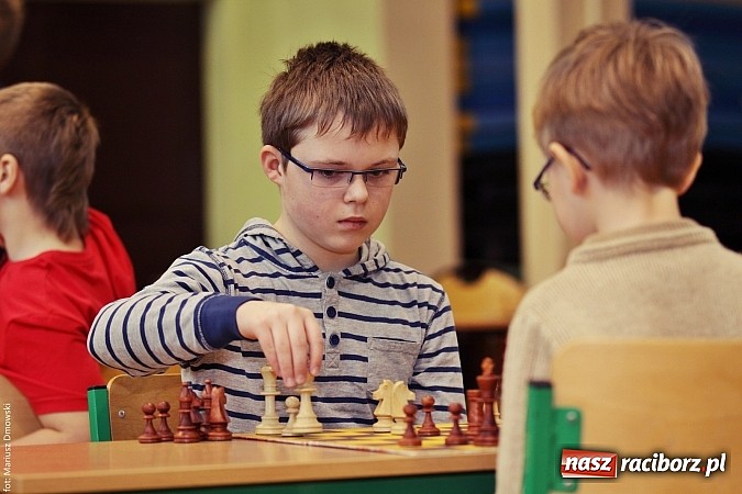 Zdjęcie w galerii na portalu naszraciborz.pl: VII Międzynarodowy i Międzyszkolny Turniej Szachowy wiadomości z regionu