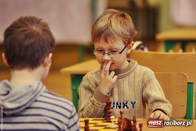 Zdjęcie w galerii na portalu naszraciborz.pl: VII Międzynarodowy i Międzyszkolny Turniej Szachowy wiadomości z regionu