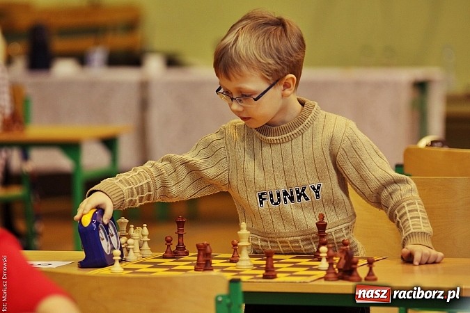 Zdjęcie w galerii na portalu naszraciborz.pl: VII Międzynarodowy i Międzyszkolny Turniej Szachowy wiadomości z regionu