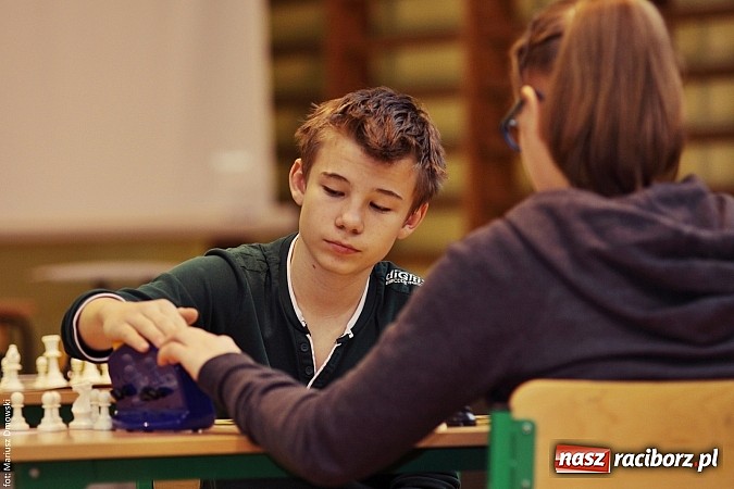 Zdjęcie w galerii na portalu naszraciborz.pl: VII Międzynarodowy i Międzyszkolny Turniej Szachowy wiadomości z regionu