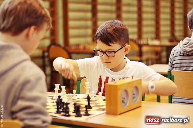 Zdjęcie w galerii na portalu naszraciborz.pl: VII Międzynarodowy i Międzyszkolny Turniej Szachowy wiadomości z regionu