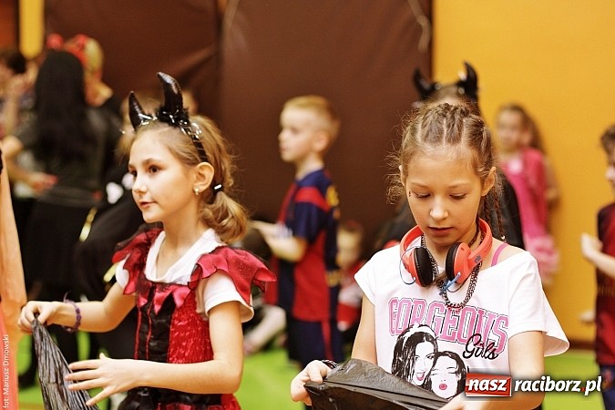 Zdjęcie w galerii na portalu naszraciborz.pl: Kolorowy bal karnawałowy w SP 13 wiadomości z regionu