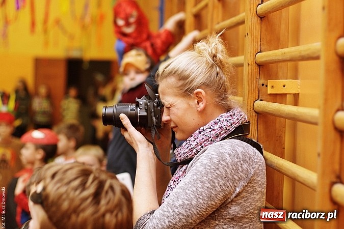 Zdjęcie w galerii na portalu naszraciborz.pl: Kolorowy bal karnawałowy w SP 13 wiadomości z regionu