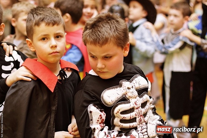 Zdjęcie w galerii na portalu naszraciborz.pl: Kolorowy bal karnawałowy w SP 13 wiadomości z regionu