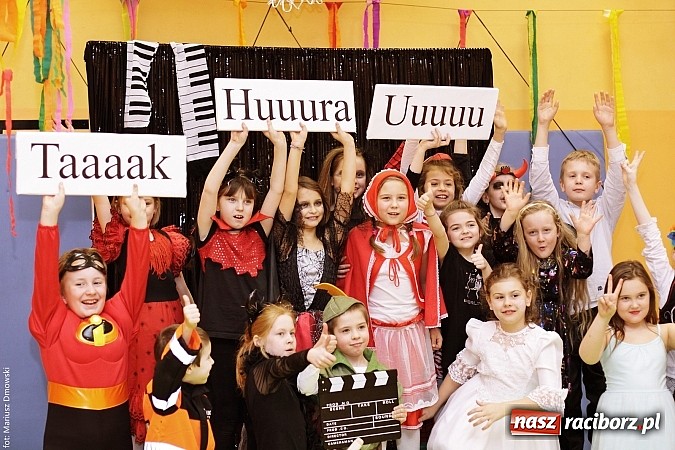 Zdjęcie w galerii na portalu naszraciborz.pl: Kolorowy bal karnawałowy w SP 13 wiadomości z regionu