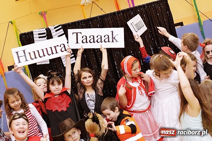 Zdjęcie w galerii na portalu naszraciborz.pl: Kolorowy bal karnawałowy w SP 13 wiadomości z regionu