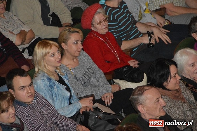 Zdjęcie w galerii na portalu naszraciborz.pl: Przedszkole nr 15 - Gala z okazji Dnia Babci i Dziadka na deskach RCK wiadomości z regionu