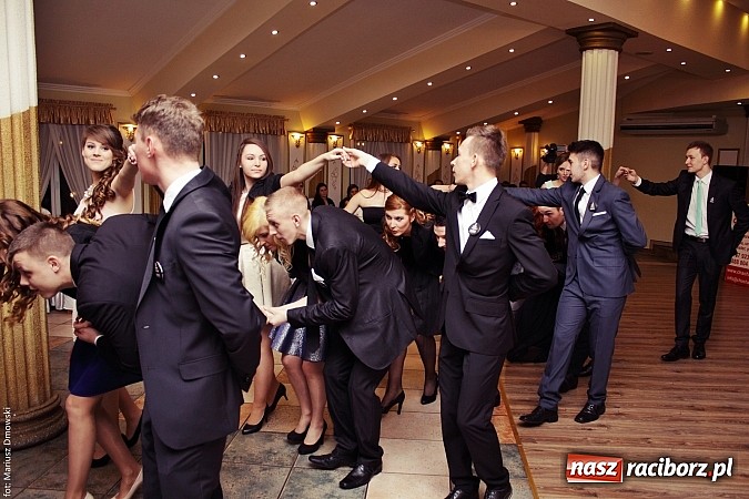 Zdjęcie w galerii na portalu naszraciborz.pl: Szampańska zabawa ZSZ w bieńkowickim Rege wiadomości z regionu