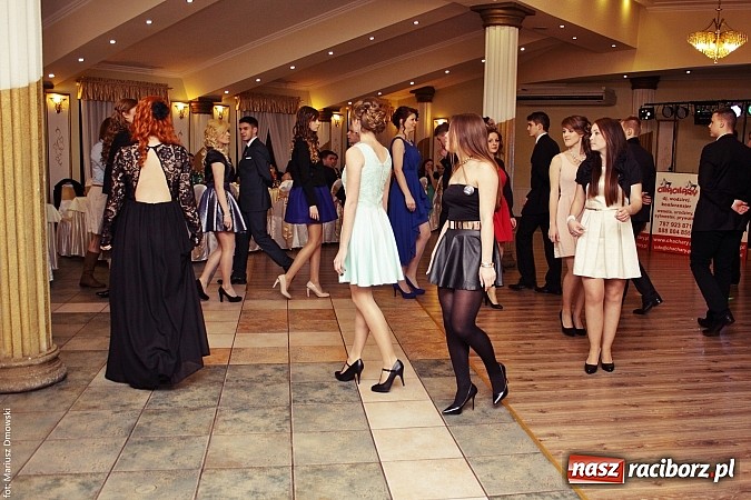 Zdjęcie w galerii na portalu naszraciborz.pl: Szampańska zabawa ZSZ w bieńkowickim Rege wiadomości z regionu