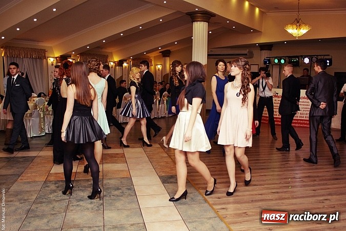 Zdjęcie w galerii na portalu naszraciborz.pl: Szampańska zabawa ZSZ w bieńkowickim Rege wiadomości z regionu