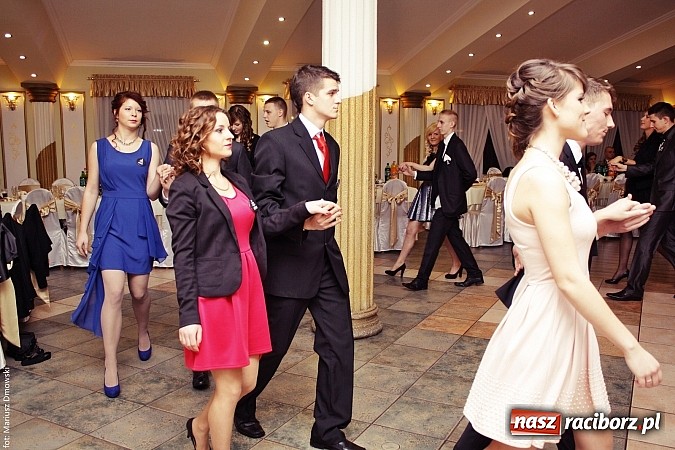 Zdjęcie w galerii na portalu naszraciborz.pl: Szampańska zabawa ZSZ w bieńkowickim Rege wiadomości z regionu