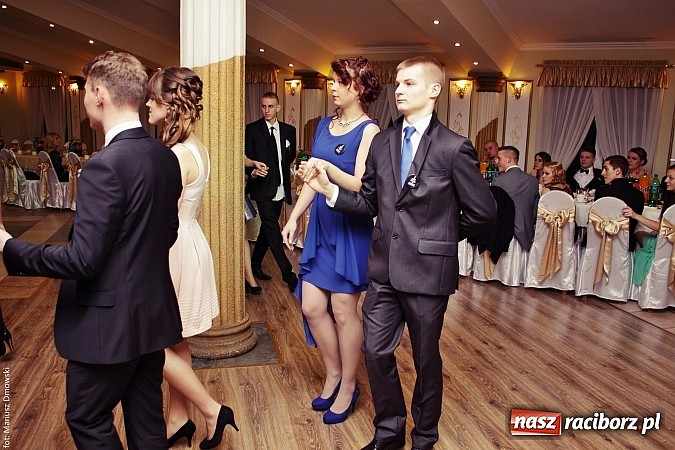 Zdjęcie w galerii na portalu naszraciborz.pl: Szampańska zabawa ZSZ w bieńkowickim Rege wiadomości z regionu