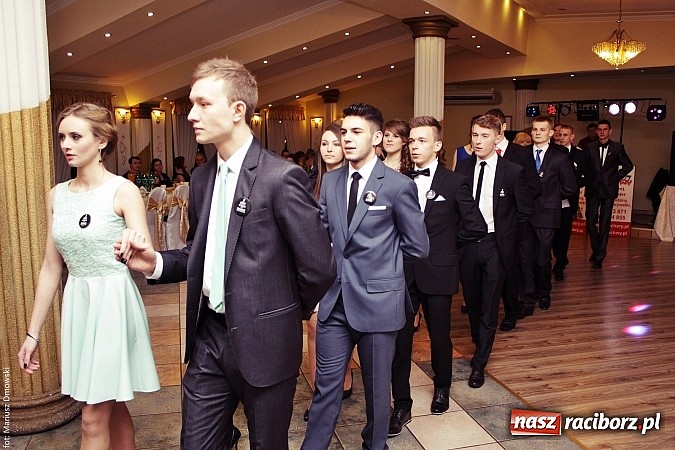 Zdjęcie w galerii na portalu naszraciborz.pl: Szampańska zabawa ZSZ w bieńkowickim Rege wiadomości z regionu