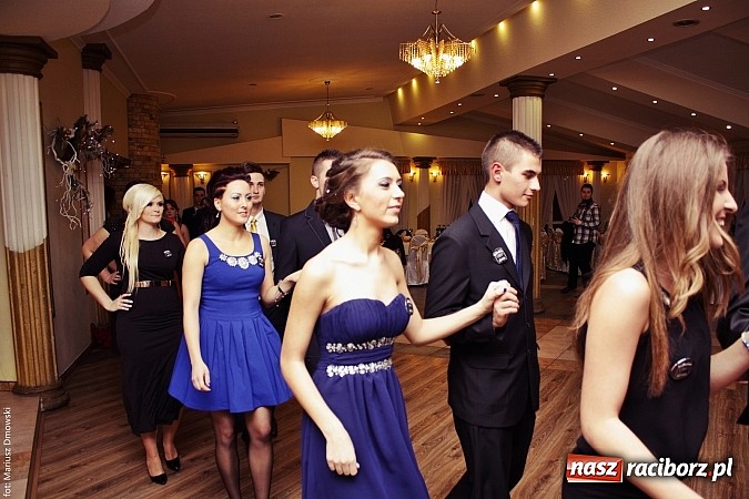 Zdjęcie w galerii na portalu naszraciborz.pl: Szampańska zabawa ZSZ w bieńkowickim Rege wiadomości z regionu