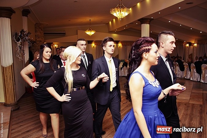 Zdjęcie w galerii na portalu naszraciborz.pl: Szampańska zabawa ZSZ w bieńkowickim Rege wiadomości z regionu