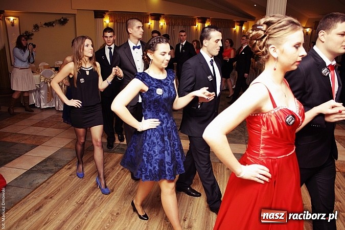 Zdjęcie w galerii na portalu naszraciborz.pl: Szampańska zabawa ZSZ w bieńkowickim Rege wiadomości z regionu