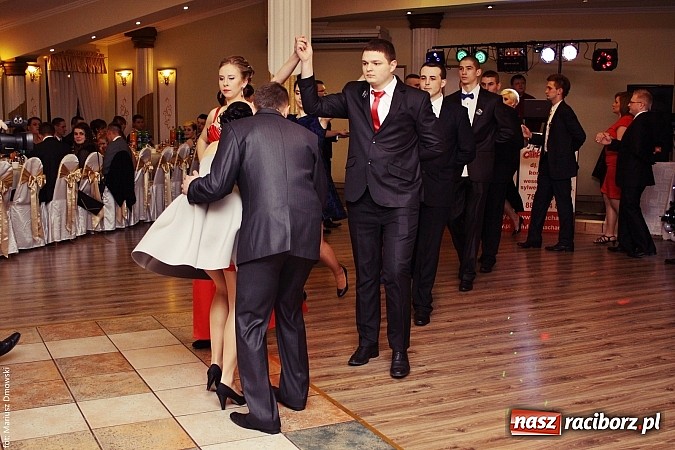 Zdjęcie w galerii na portalu naszraciborz.pl: Szampańska zabawa ZSZ w bieńkowickim Rege wiadomości z regionu