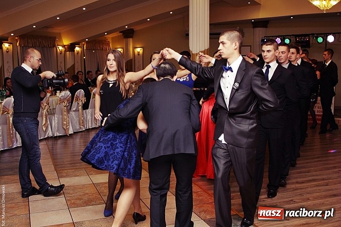 Zdjęcie w galerii na portalu naszraciborz.pl: Szampańska zabawa ZSZ w bieńkowickim Rege wiadomości z regionu