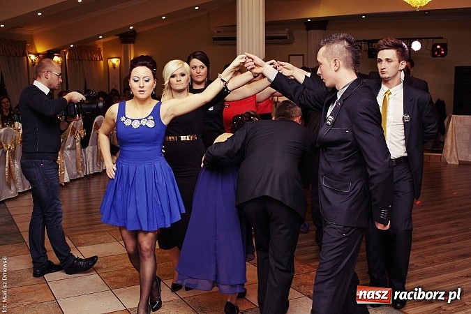 Zdjęcie w galerii na portalu naszraciborz.pl: Szampańska zabawa ZSZ w bieńkowickim Rege wiadomości z regionu