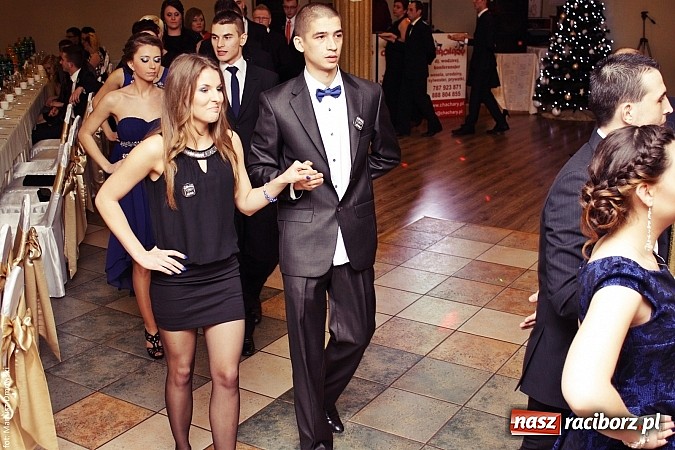 Zdjęcie w galerii na portalu naszraciborz.pl: Szampańska zabawa ZSZ w bieńkowickim Rege wiadomości z regionu