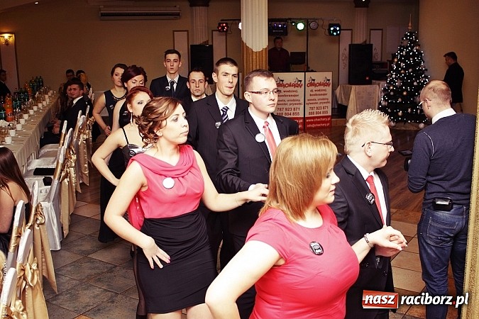 Zdjęcie w galerii na portalu naszraciborz.pl: Szampańska zabawa ZSZ w bieńkowickim Rege wiadomości z regionu